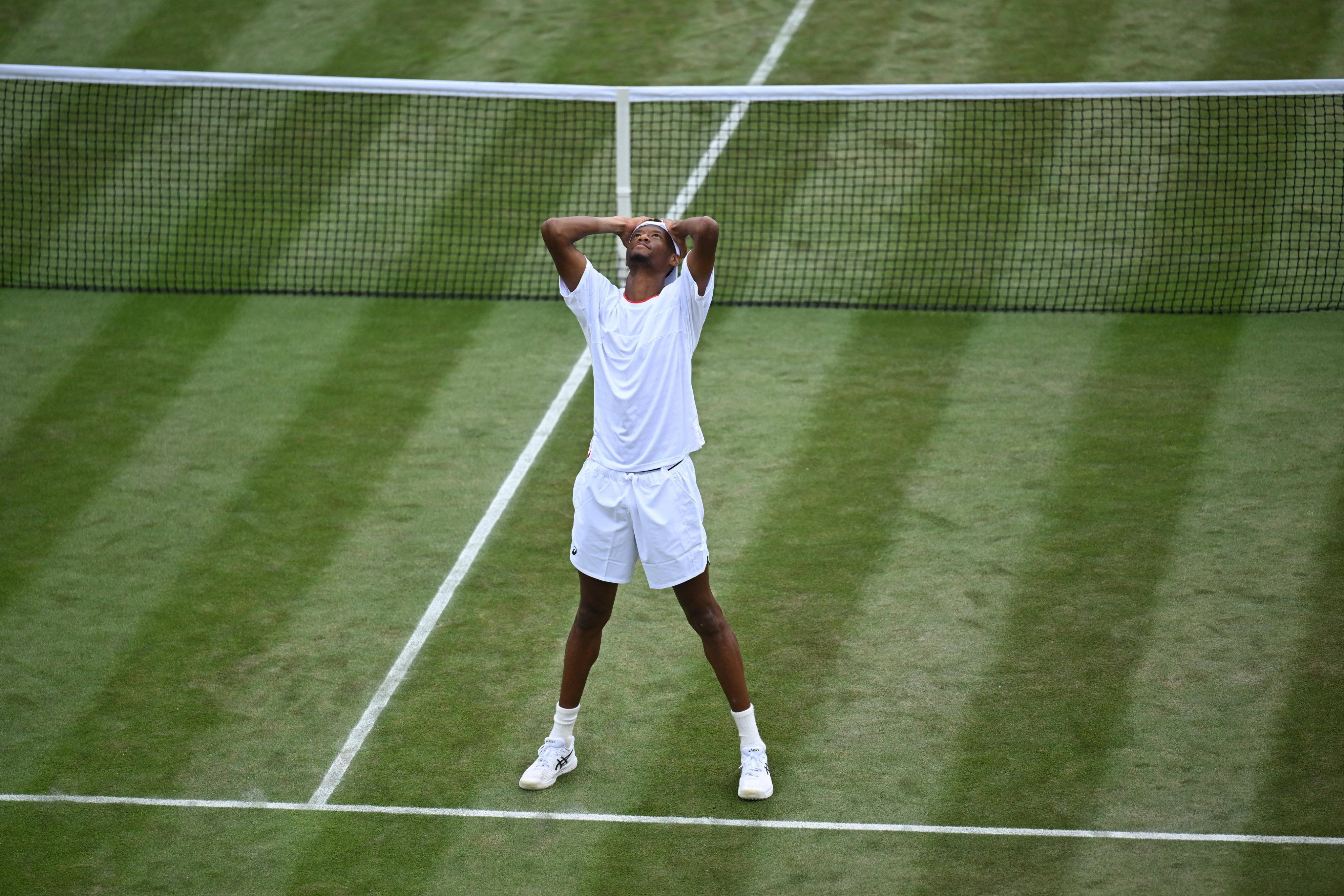 戴维斯杯轻取温网,西西帕斯统治全场 戴维斯杯轻取温网,西西帕斯统治全场