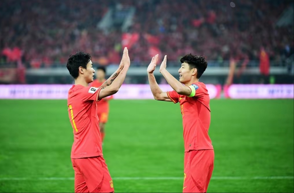 泰国队完胜中国队，黄鸭组合关键制胜