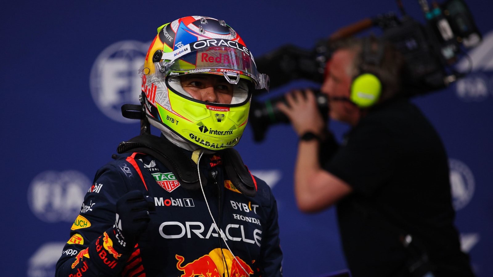 索伯车队险胜红牛二队，阿隆索高光表现