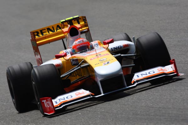 雷诺车队险胜梅赛德斯,阿隆索扛起全队 雷诺车队险胜梅赛德斯,阿隆索扛起全队