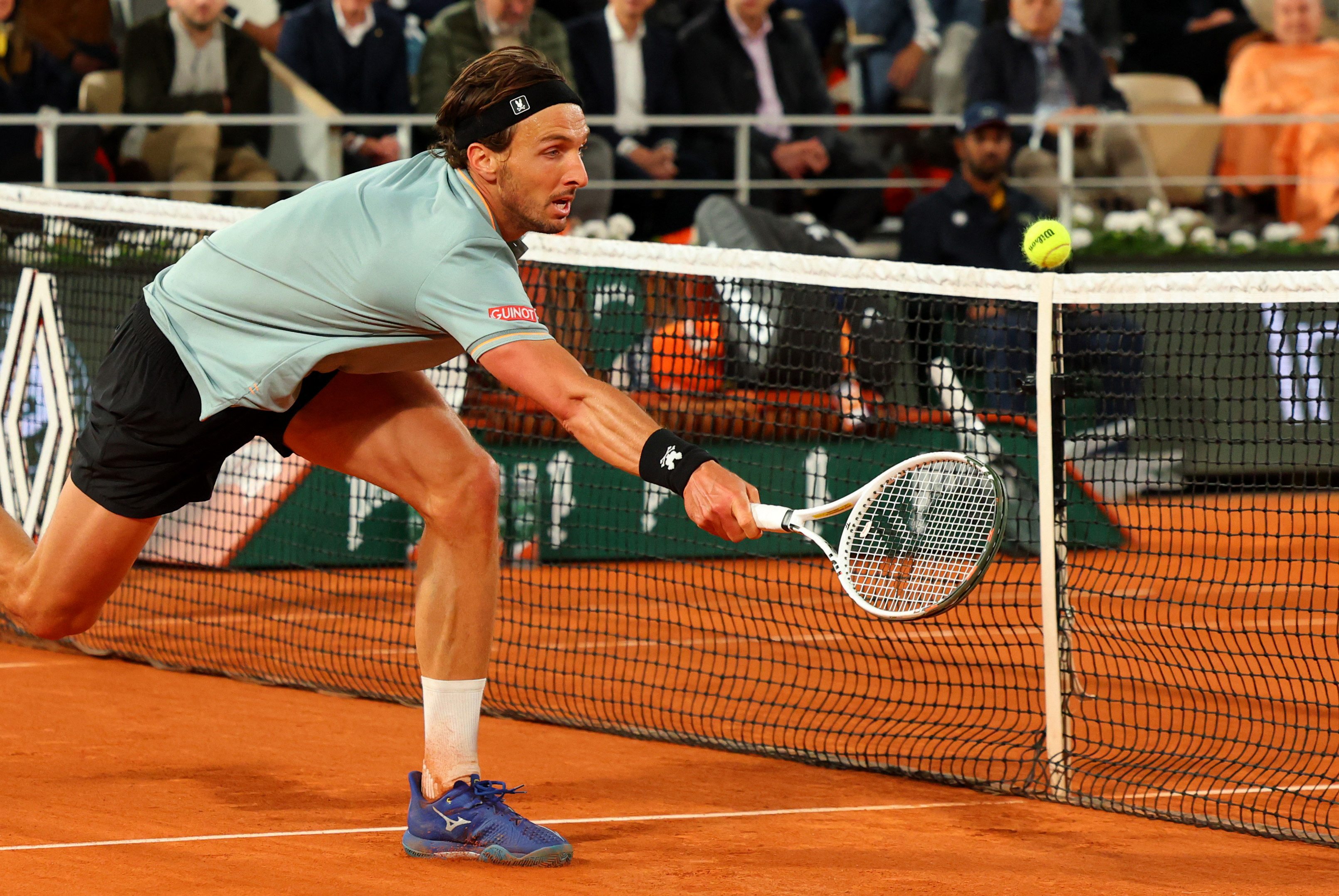 ATP总决赛力克法网，辛纳刷新纪录