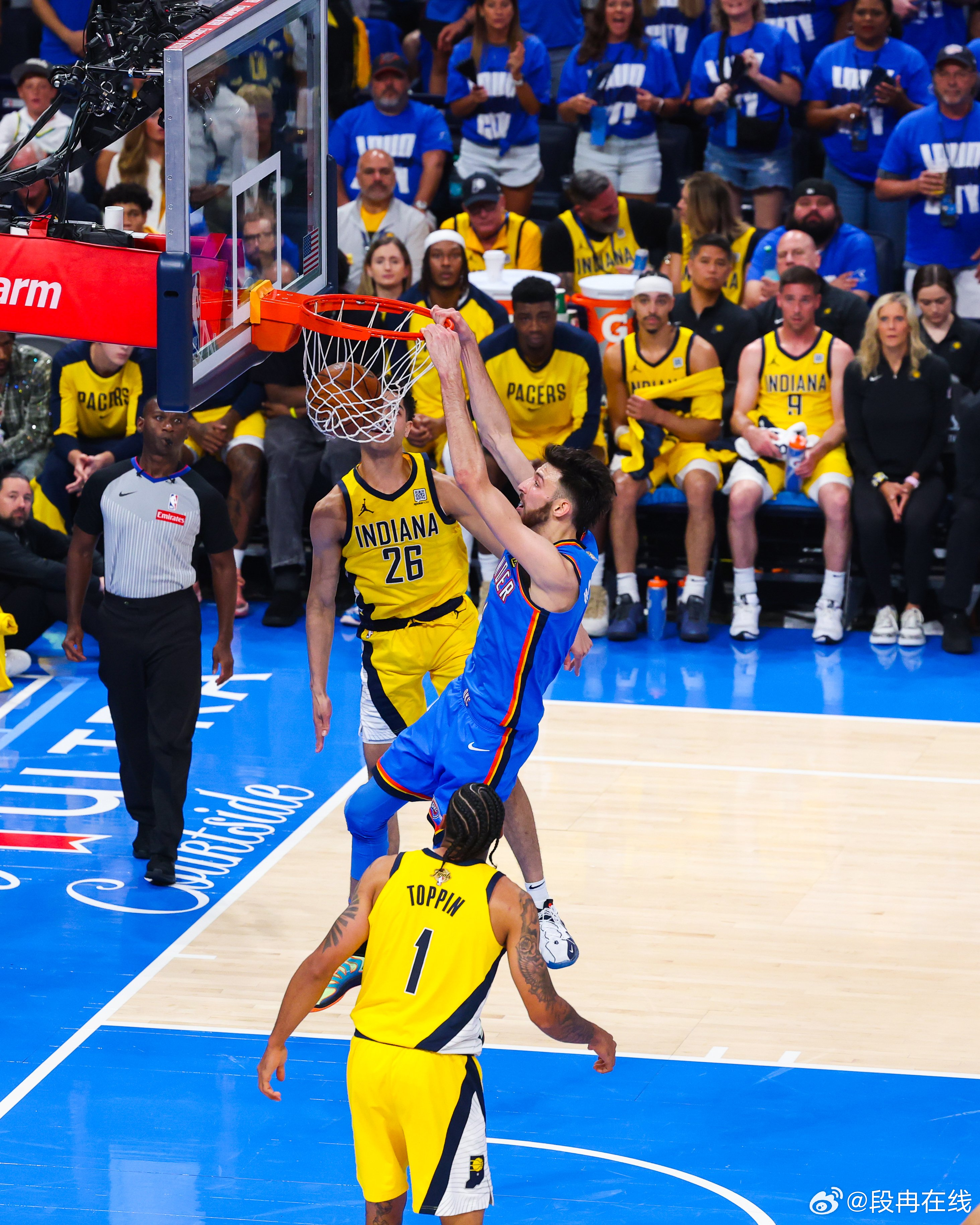 尼克斯横扫魔术,拉文统治全场 尼克斯横扫魔术,拉文统治全场