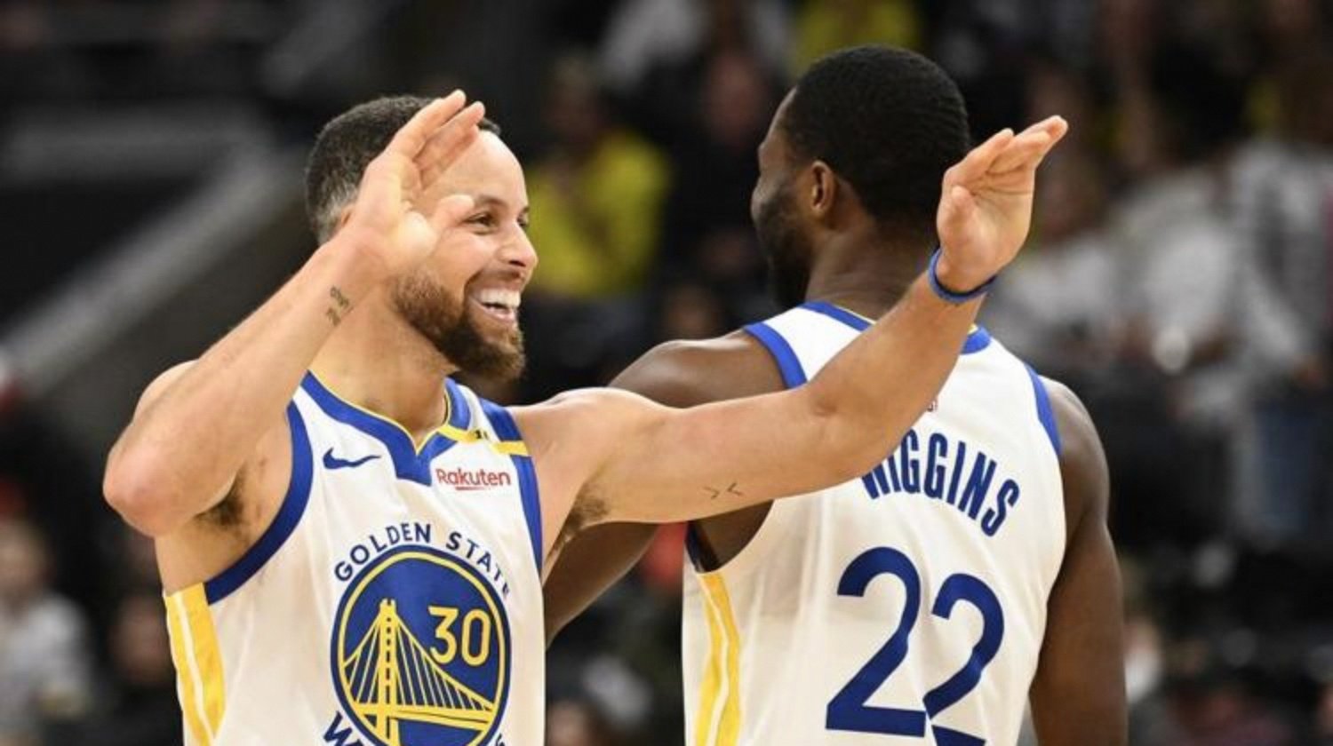 四川队轻取爵士，库里刷新纪录