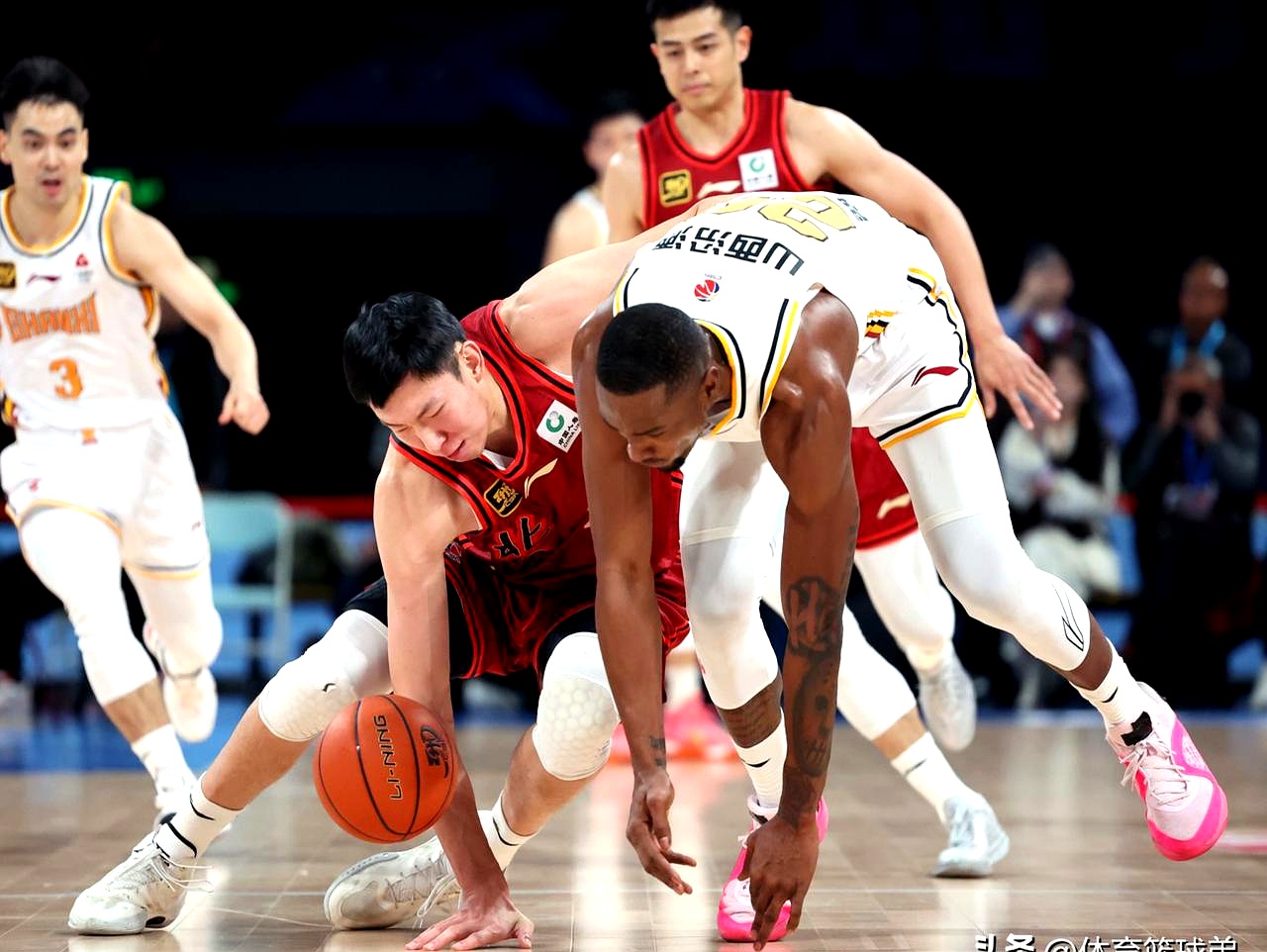 北京队翻盘浙江队，周琦惊艳四座