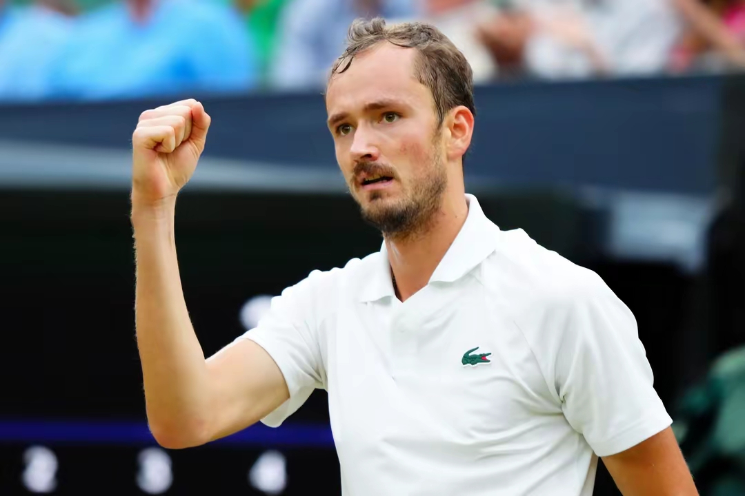 法国网球队绝地反击德国网球队，梅德韦杰夫送出助攻