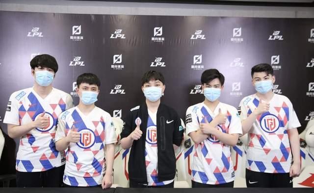 队员们同心协力,实力对决创造奇迹 队员们同心协力,实力对决创造奇迹