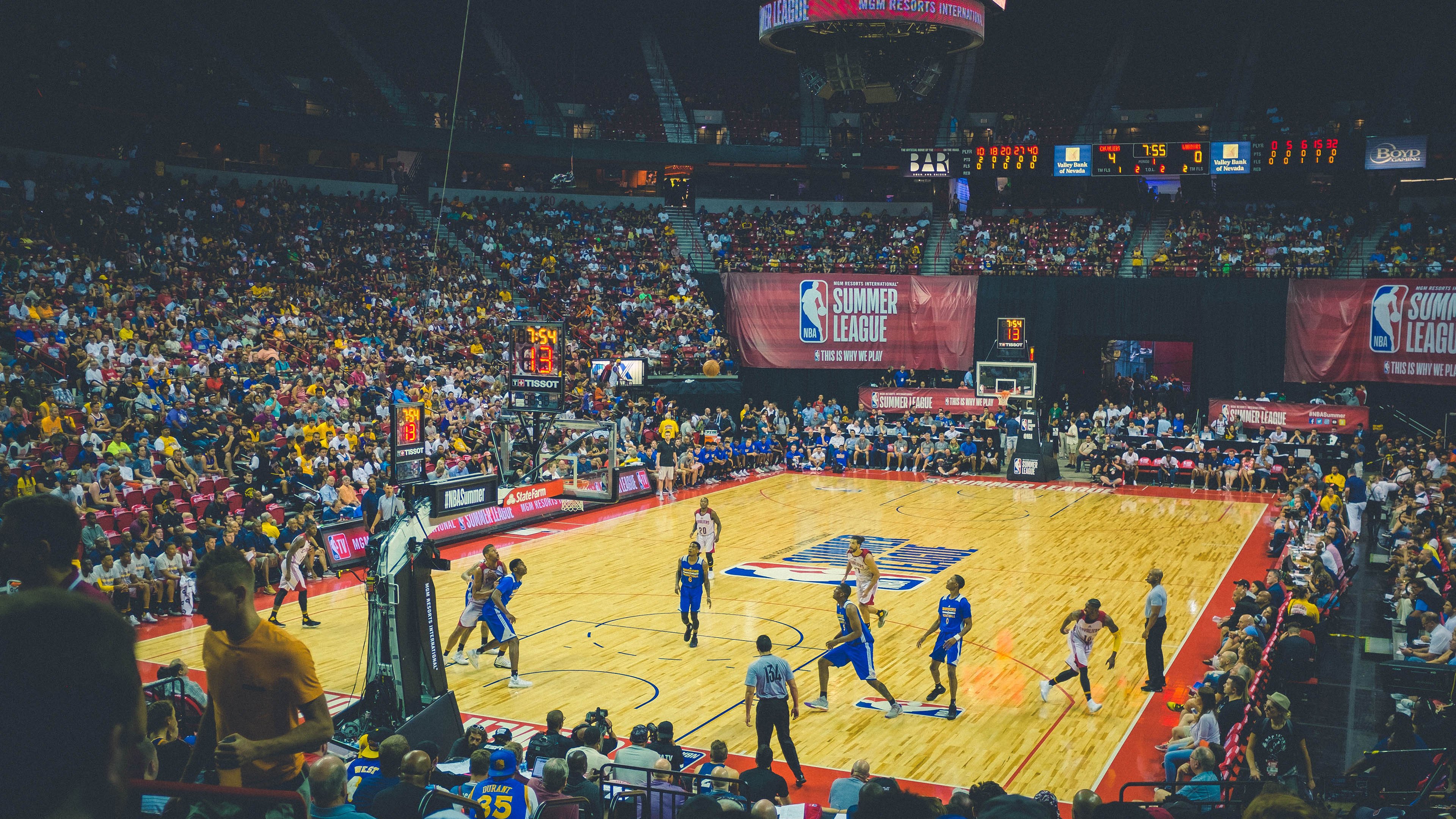 世界杯焦点战,雷霆冲垮浙江队